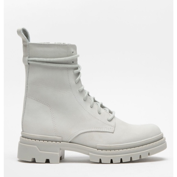 Steve Madden Jamisyn Combat Boot 🤍 - Picture 2 of 9